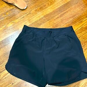 Black shorts with 2 pockets